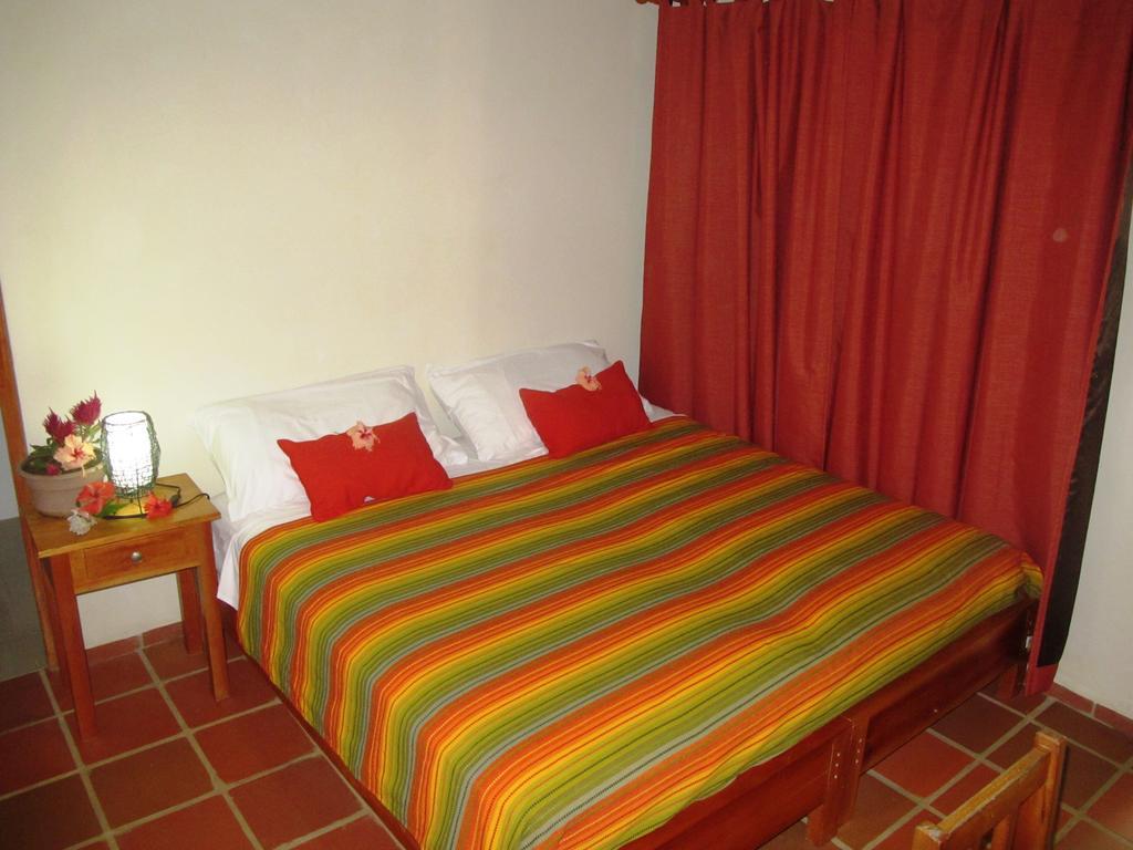Hotel Iguanito Санта-Каталина Номер фото